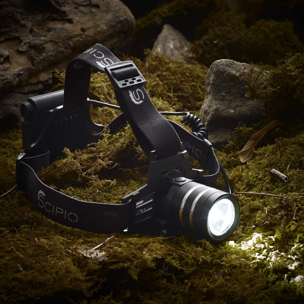 Amazon.com: Scipio HL1906015 Cree(R) 800 Lumen Tactical Headlamp
